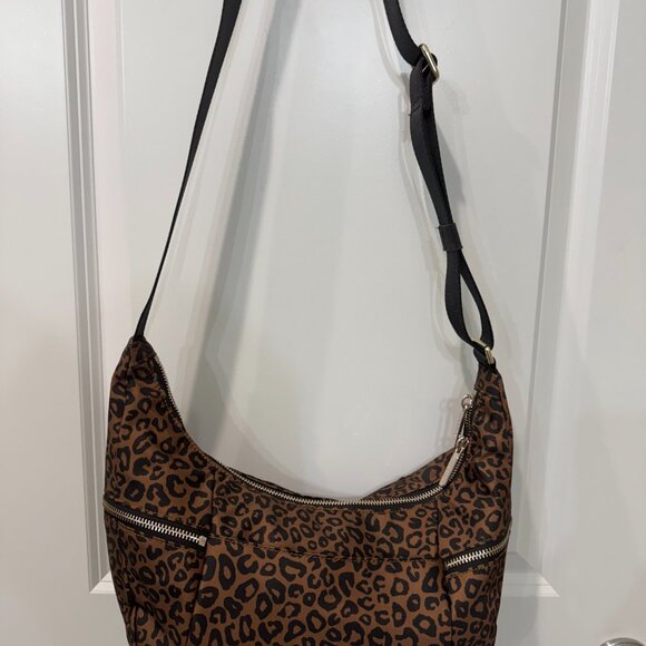 🌼 Lululemon Slouchy Sling Bag 6L - Picture 3 of 7